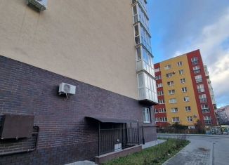 Сдам гараж, 10 м2, Калининград, улица Куйбышева, 27Б