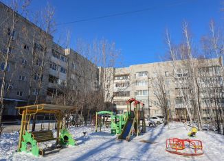 Продается трехкомнатная квартира, 56 м2, Хабаровск, Ангарская улица, 13