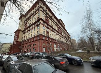 Продаю квартиру студию, 11.5 м2, Москва, Космодамианская набережная, 4/22А, метро Новокузнецкая