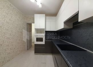 Продается 3-ком. квартира, 65 м2, Тюменская область, Камчатская улица, 2